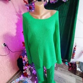 Теплий зелений костюм