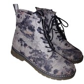 Симпатичные деми ботинки с цветочным принтом