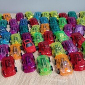 Багато нових маленьких інерційних машинок, із Америки, 5 см. В лоті 2 машинки.