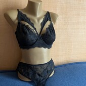 Комплект сексі білизни . Розмір 85 D , трусика на L