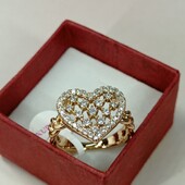 Шикарное кольцо сердечко усыпанное фианитами. Размер 17.Позолота 585 пробы 18К.