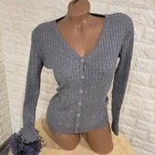 Класна кофтинка м розміру