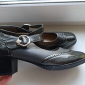 Симпатичні осінні туфлі. 24.5см