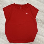 Актуальна футболка від Only, розмір L.