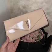 Жіноча лакована сумка-клатч, пудровий