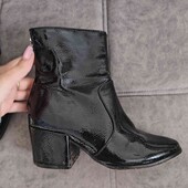 лаковані черевики