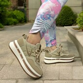 Рорзпродаж Кросівки на платформі