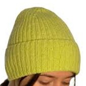 Тепленька, м'якенька шапочка...