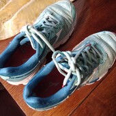 Класні фірмові кросівки демі б/в. Розміри 38-25 см