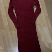 Сукня червона по фігурі