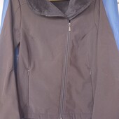 Тепла чорна куртка, на короткому меху р. S/M.