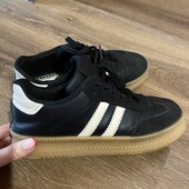 Кеди-кросівки