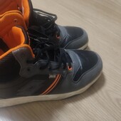 Високі кросівки чи черевики Lotto ідеальний стан