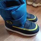 Легенькі тепленькі сапожки дутики 35 р.(Устілка 23 см)