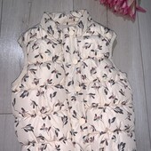 В ідеалі як нова.Жилетка на 9місяців.