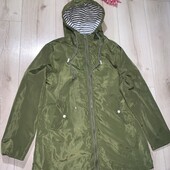 В ідеалі.Куртка вітрова розмір М.