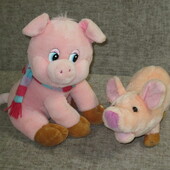 Большая свинка 30+- см./сидя в новом состоянии, маленькая свинка в подарок