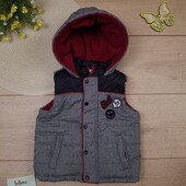 Дитяча тепла демісезонна жилетка 12-18 міс з капюшоном осіння весняна для хлопчика