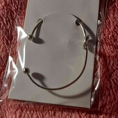 новий жіночий браслет на руку