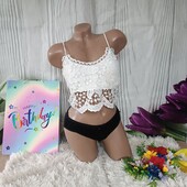 Майка топ ,сзаді замочок ,є чашки м'які