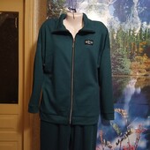 Класний жіночий спортивний костюм!