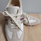 Нові! Дуже класні шкіряні кросівки, імпортні. Розмір 41