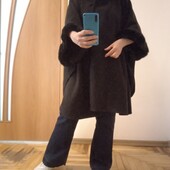 Тепла гарна чорна накидка пончо