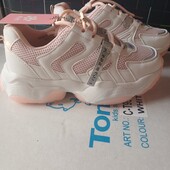 Кросівки жіночі,підліткові