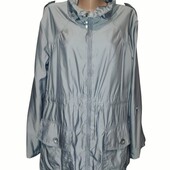 Класснючая брендовая ветровка в новом состоянии