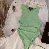 Боді у трендовому салатовому кольорі