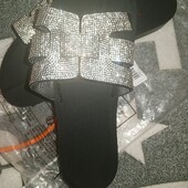 Шлепки стразы блестят вау