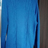 Чудесный теплый свитер -гольф на красивые формы.