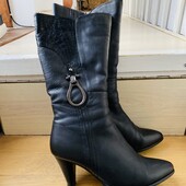 Брендовые сапоги Нат.кожа,Нат.мех р.39.