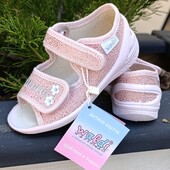 Гнучкі та легенькі капчики для дівчаток для садочка та активних прогулянок від waldi