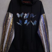 Классная женская толстовка с капюшоном, с рукавами расшитыми пайетками.