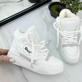 Кросівки білі зима