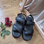 Масивні, чорні босоніжки на липучці, на підклейку!