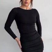 Маленька чорна сукня