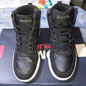 Ботинки.р.р.37.стелька 23.5 см.в хорошем состоянии.Оригинал!