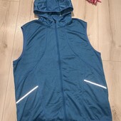 У новому стані.Спортивний жилет на мікро флісі,розмір 54-56.