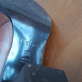 Шкіряні, на байці, хороші черевички. Майже нові.