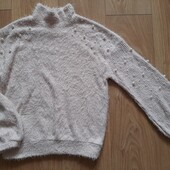 Светр актуальний ніжно- рожевого кольору