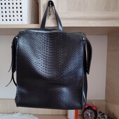 Сумка- рюкзак,состояние новой