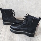 Tally Weijl,із еко шкіри, розмір 40,устілка 25,5