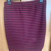 Гарна фірмова спідниця актуального кольору. Гарний розмір
