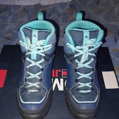 Термо-ботинки с мембраной (Waterproof)р.р.37.стелька 23.5 см.в отличном состоянии.Оригинал!