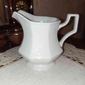 Білосніжний молочник Англія 