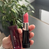 помада тестер у красивому відтінку