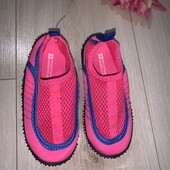 В ідеалі аквашузи ,устілка 16,5см.