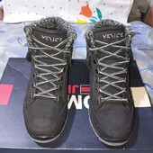 Ботинки.р.р.36.стелька 23 см.в хорошем состоянии.Оригинал!